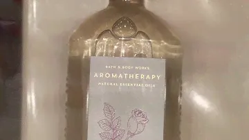 Bath and Body Works/Review (Aromatherapy-Rose + Lavender Body Wash)